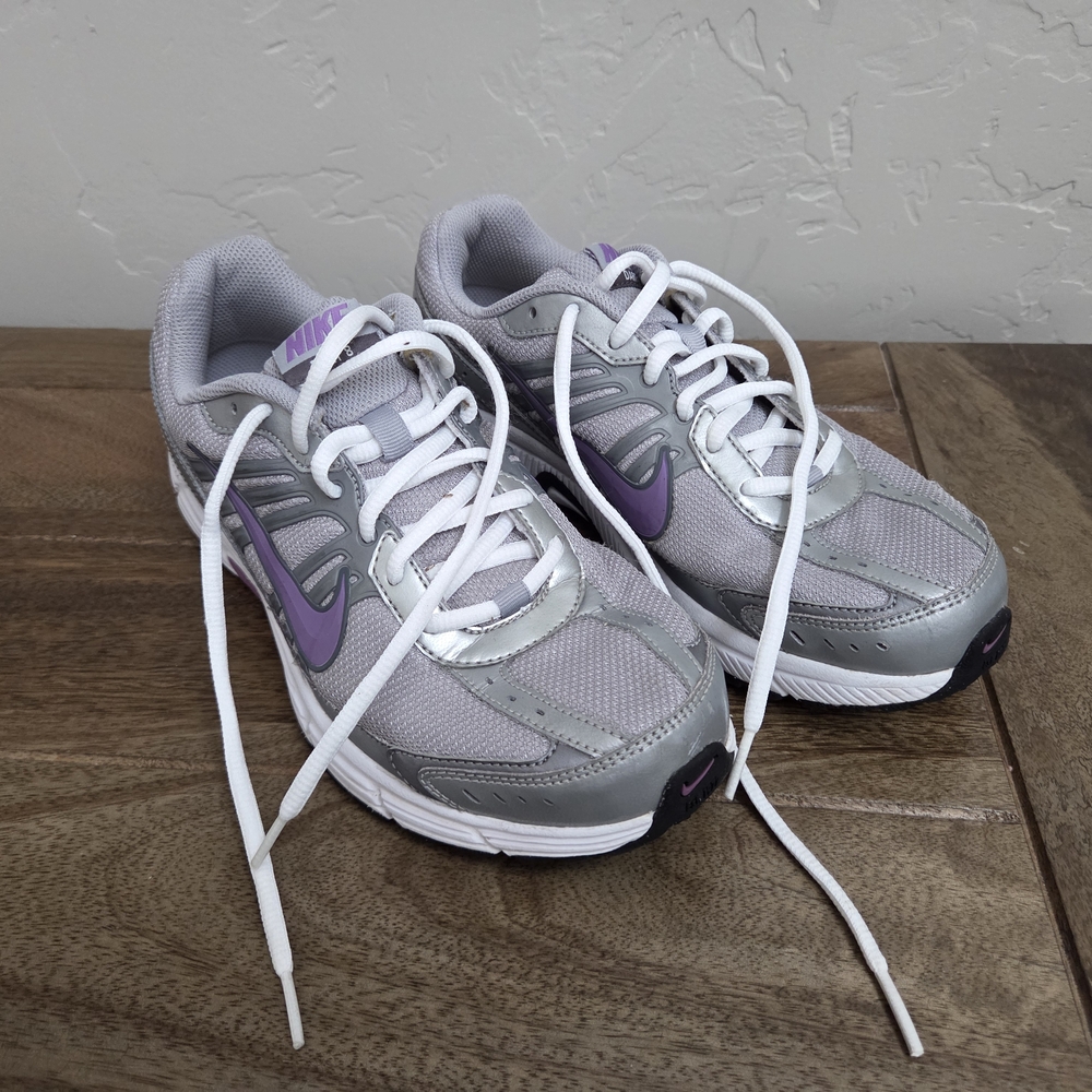 Nike Women's Dart 8 Athletic Shoes in Gray and Purple - Picture 2 of 11